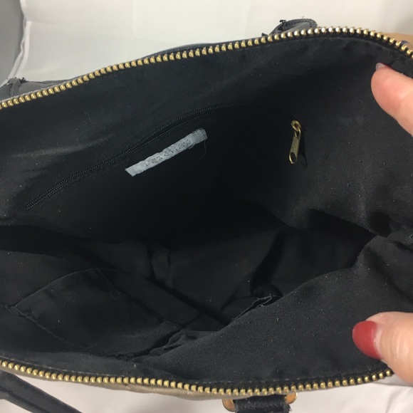 SOLD - KENNETH COLE REACTION HANDBAG - Picture 6 of 6